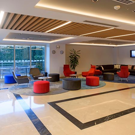 Holiday Inn Express Istanbul-Altunizade By Ihg Экстерьер фото