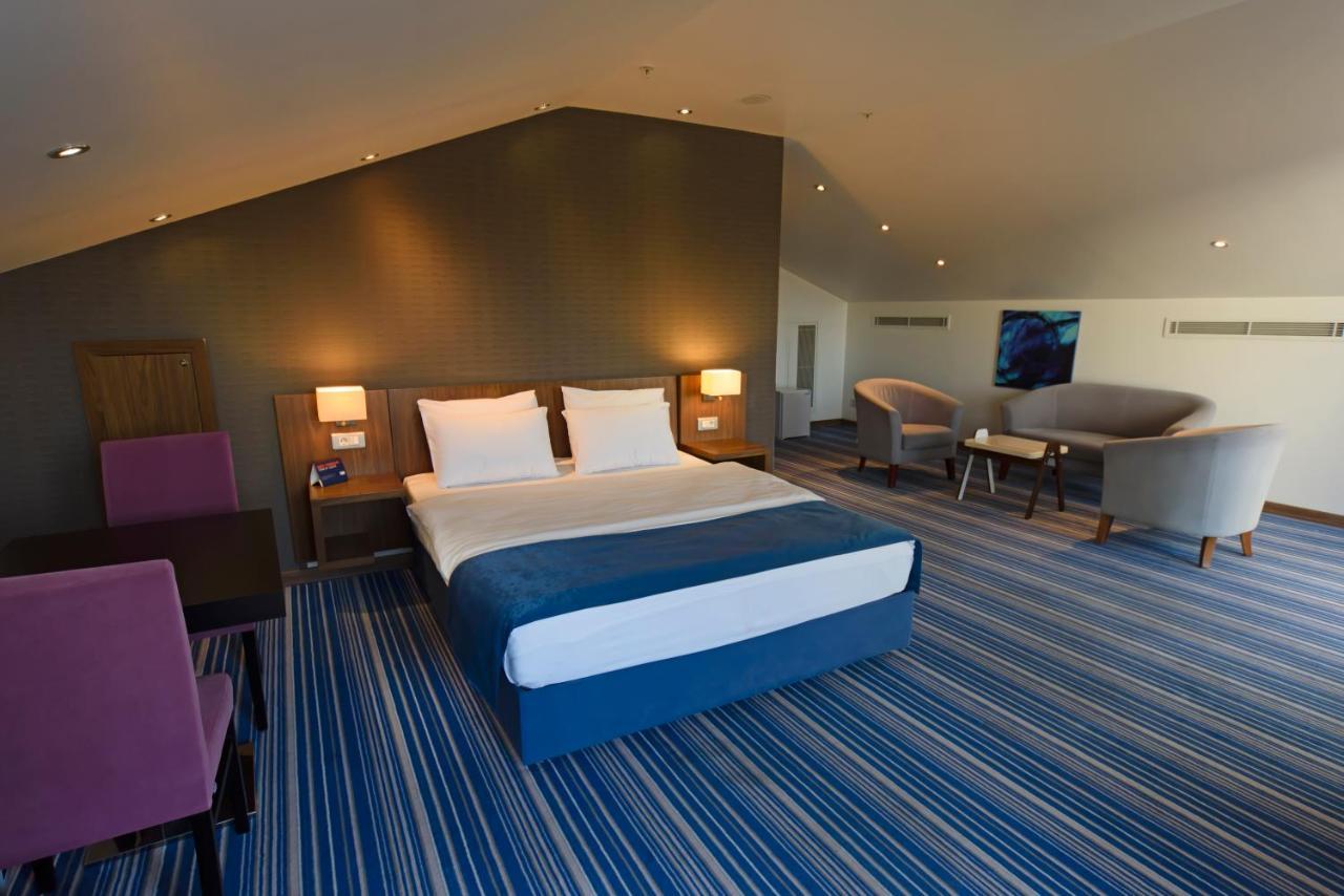 Holiday Inn Express Istanbul-Altunizade By Ihg Экстерьер фото