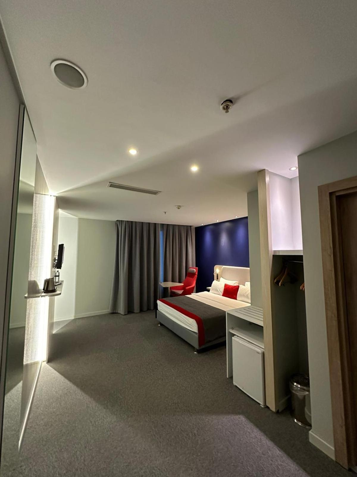 Holiday Inn Express Istanbul-Altunizade By Ihg Экстерьер фото