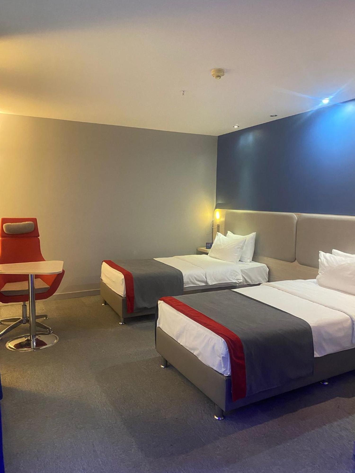 Holiday Inn Express Istanbul-Altunizade By Ihg Экстерьер фото